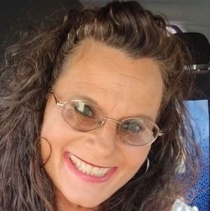 Meet your Posher, Pamela